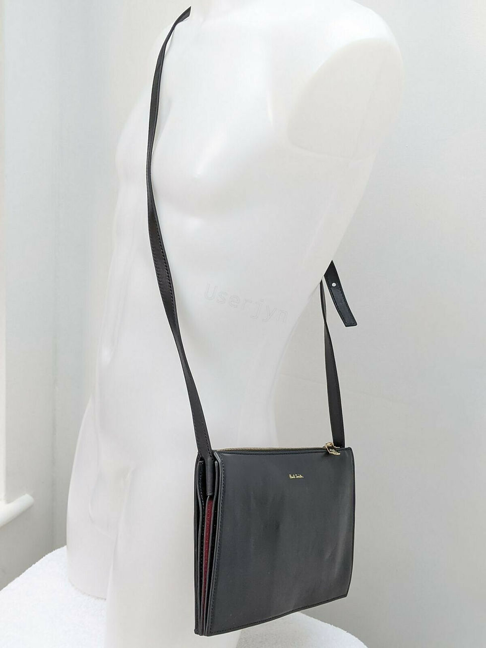 縮圖：Paul Smith Women's Snake Effect Leather Concertina Cross-body bag back view when worn