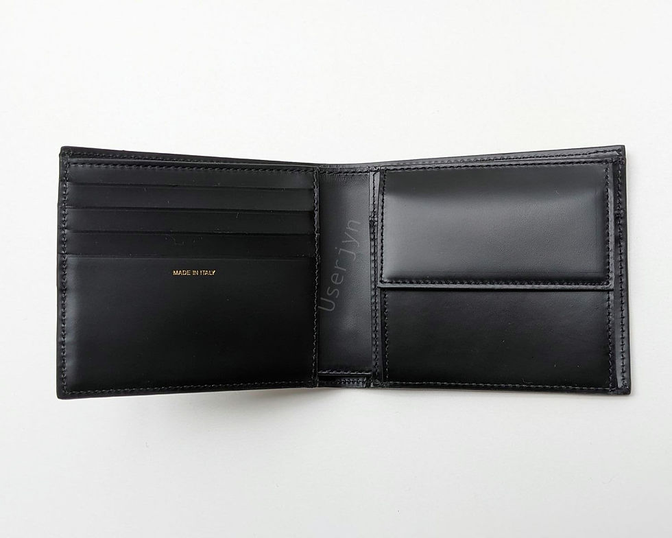 縮圖：Open black leather wallet with card slots and coin pouch