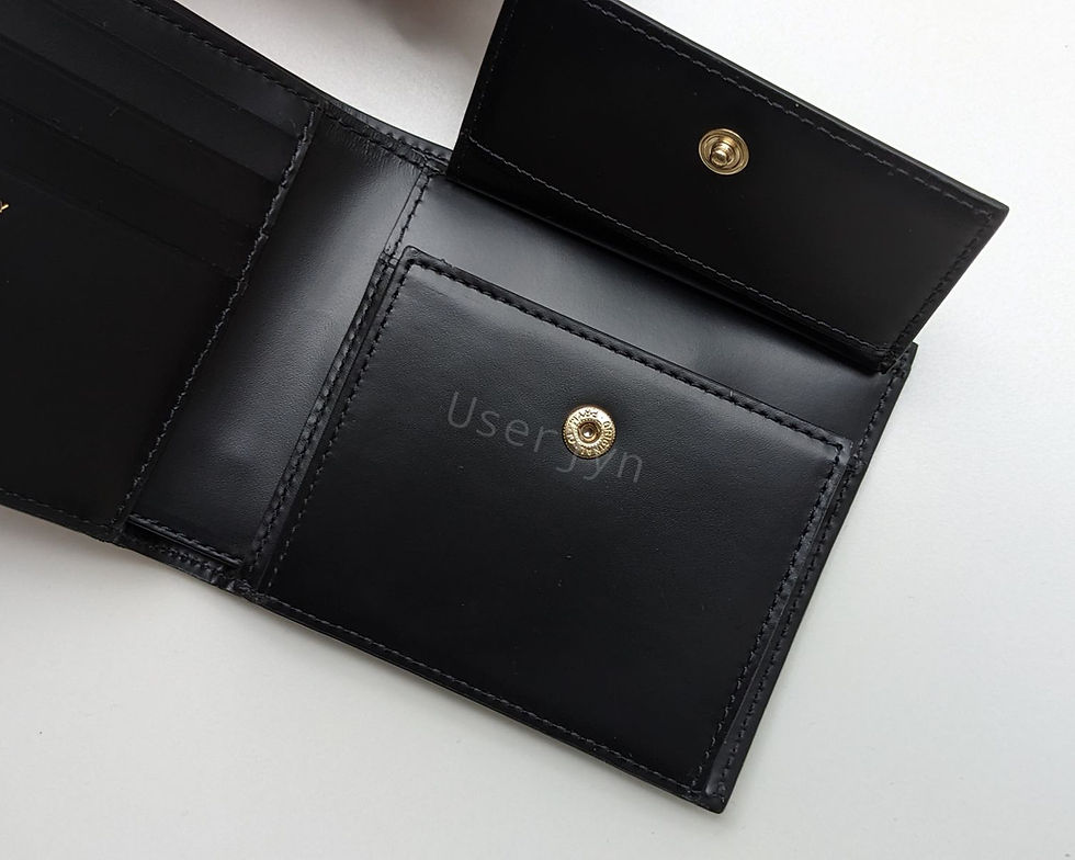 縮圖：Open black leather wallet with coin pockets