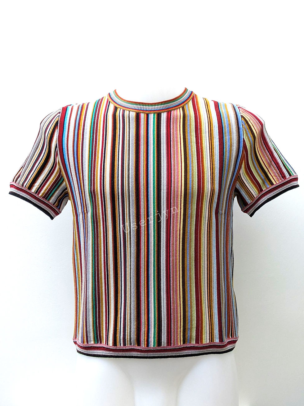 Colorful striped shirt with short sleeves, vertical pattern, and various colors. Userjyn