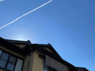 秋分の候 飛行機雲クロス
