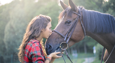 Mädchen mit Pferd
