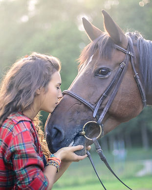 Fille avec cheval