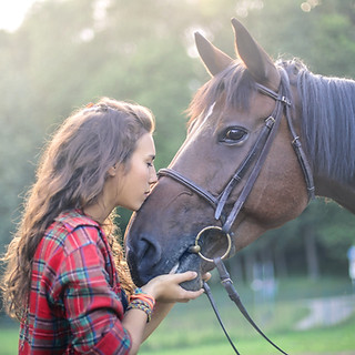 Ragazza con il cavallo