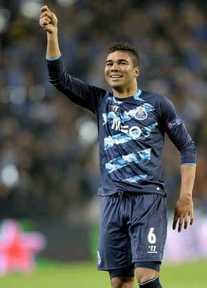 Casemiro tumba la puerta del Bernabéu