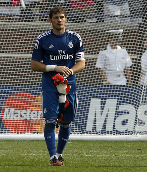 875-iker-casillas-real-madrid-goalkeeper-blue-kit-2014-2015.jpg
