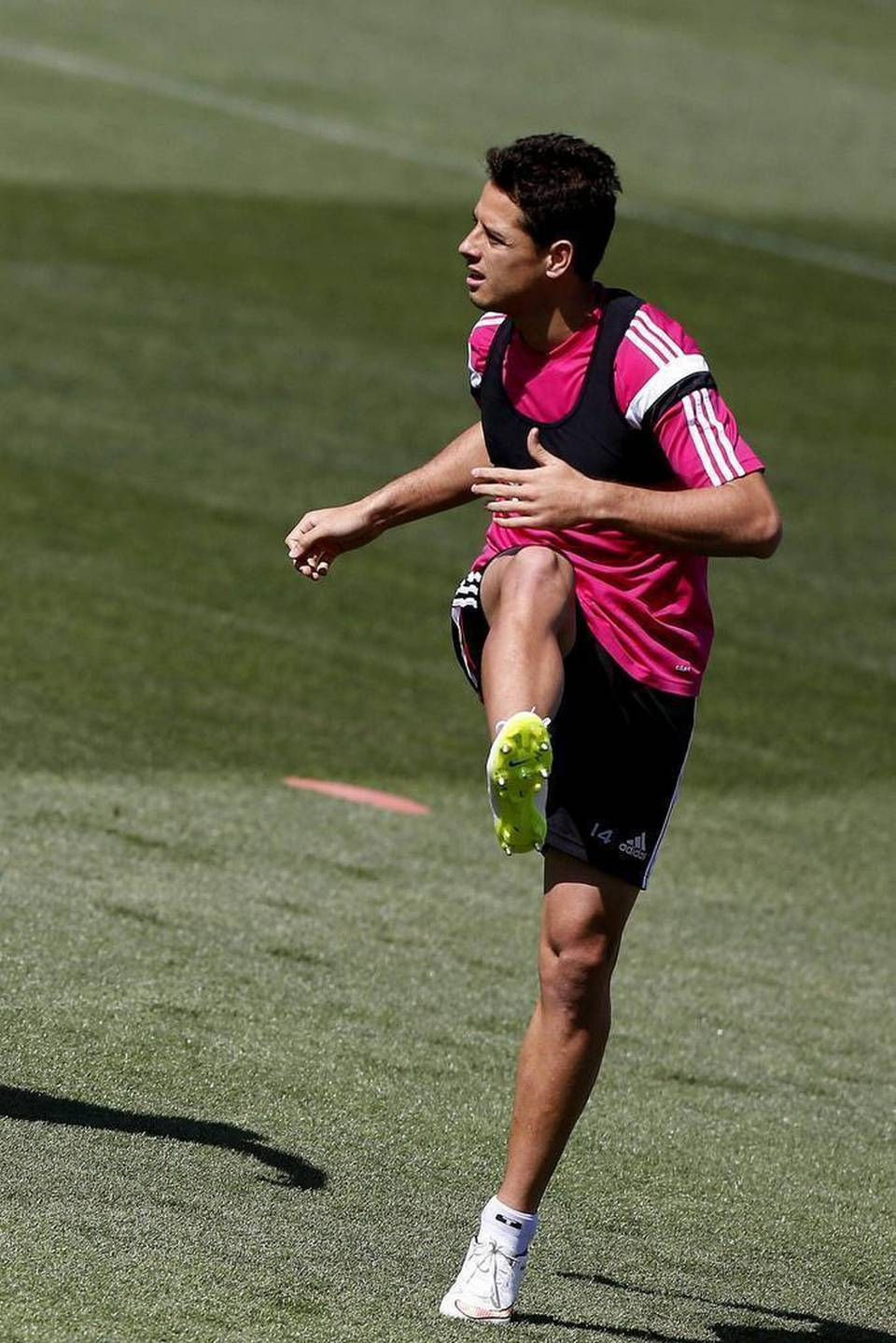 Chicharito dice "no" al City de Kaká (FOTO: Agencias)