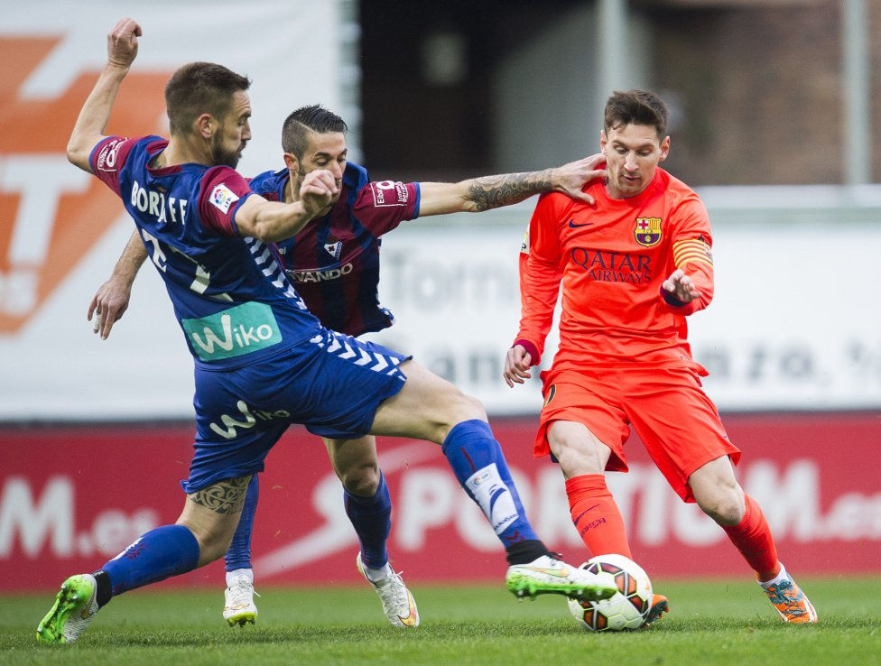 Messi ante defensas