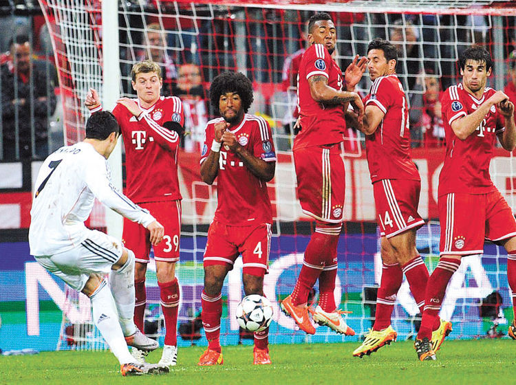Gol-Cristiano-convierte-cuarto-libre_LRZIMA20140429_0070_4.jpg