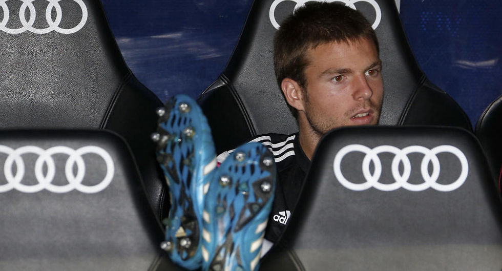 illarramendi-en-el-banquillo-del-santiago-bernabeu-efe.jpg