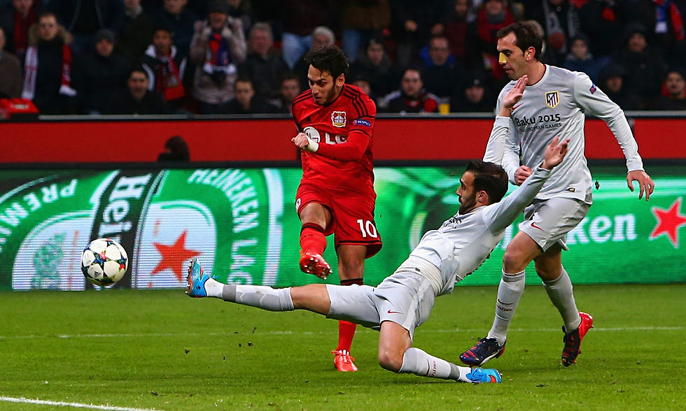 Hakan-Calhanoglu-fires-Ba-009.jpg