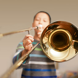 Boy Trombone spelen