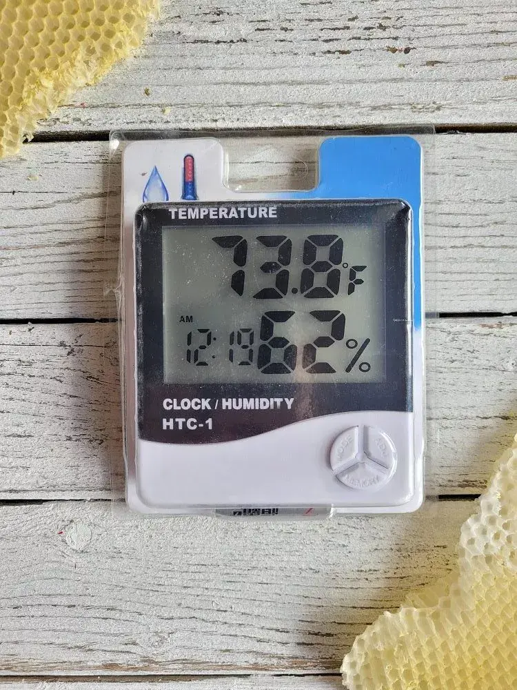 Digital Thermometer – Hygrometer