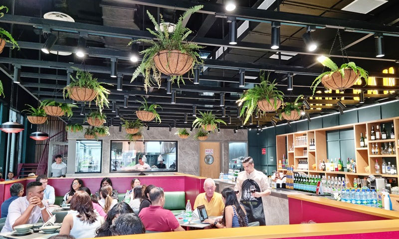 המסעדה מפנים