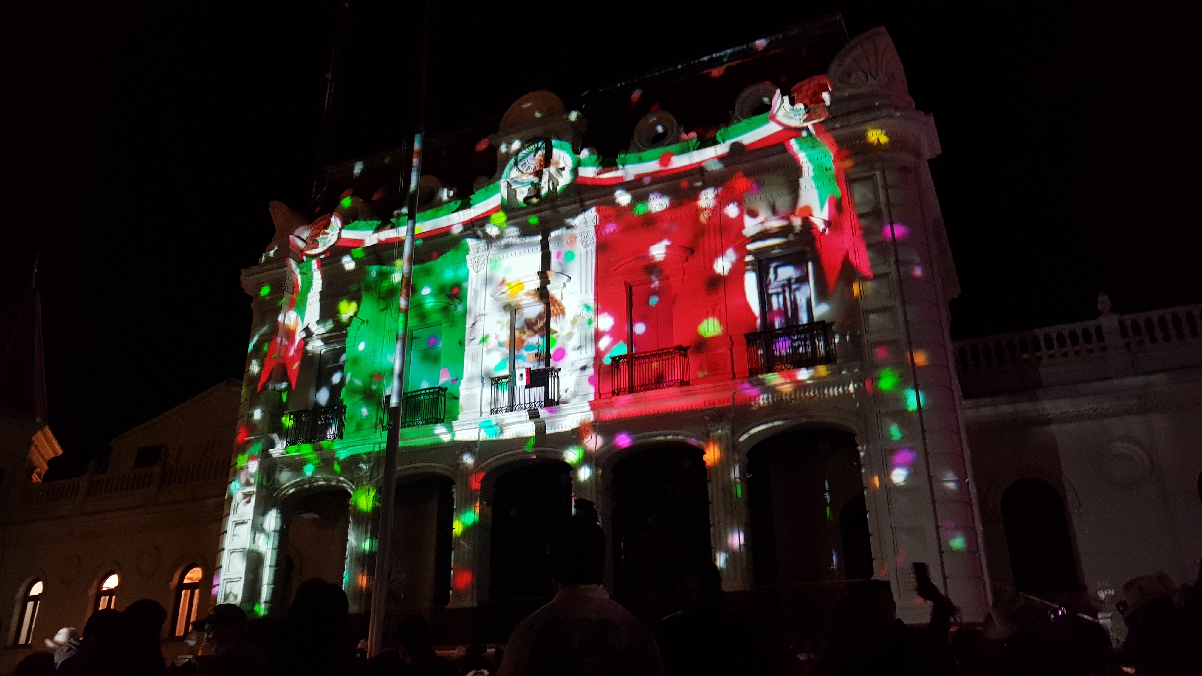 El Grito 15 de Septiembre, El Oro
