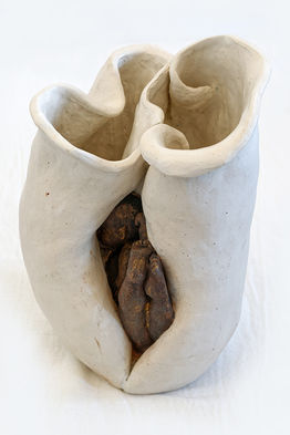 Michelle Grégy. Sculptrice et céramiste. Atelier de L’Ardouais à Pléchâtel 35470. Cours et stages de poterie.