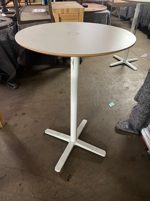White poser table