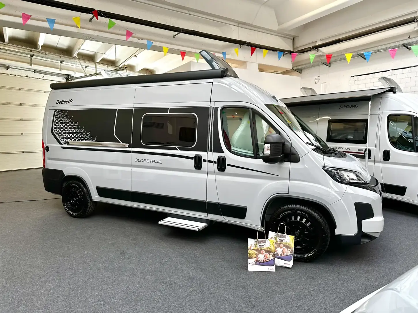 Van Dethleffs Globetrail 600 DS Active Plus Grigio Expedition su Fiat Ducato 160 CV.