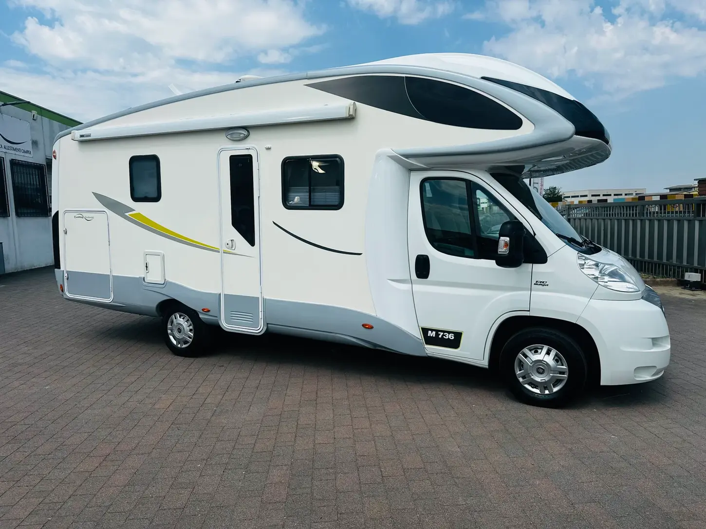 CAMPER USATO PLA, CAMPER MANSARDATO PER LA FAMIGLIA, SPAZI BEN ORGANIZZATI, ACCESSORIATO E PRONTO A PARTIRE

DIMENSIONI 
736X232X320

MECCANICA
FIAT DUCATO 2300 CC 130 CV

ACCESSORI
RADIO 9 POLLICI CON RETROCAMERA
MONITOR SECONDARIO PER RETROCAMERA
CLIMA MOTORE
3 PANNELLI SOLARI 300W + MPPT
CARICA MOTO GARAGE MANUALE
ALLARME
SOSPENSIONI AD ARIA CON COMPRESSORE
TV + ANTENNA DIGITALE TERRESTRE
2 SEBATOI ACQUA
MIDI HEKI 700x500
DISTRIBUZIONE COMPLETA 2023
TAGLIANDO COMPLETO 2026
REVISIONE SCADENZA 2027
SILICONATURA CONTROLLATA
PASSAGGIO DI PROPRIETÀ OMAGGIO
CLIMA CELLULA CON POMPA DI CALORE IN OMAGGIO