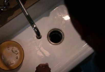 UNE MARE D’EAUX CROUPIES