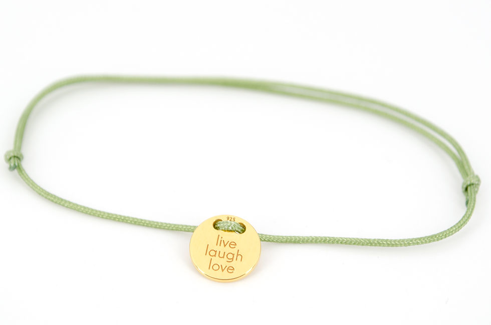 Miniaturbild: Armband Gold Plättchen mit Gravur Lebe Liebe Lache als Geschenk für Familie oder Freunde individuell angefertigter Schmuck