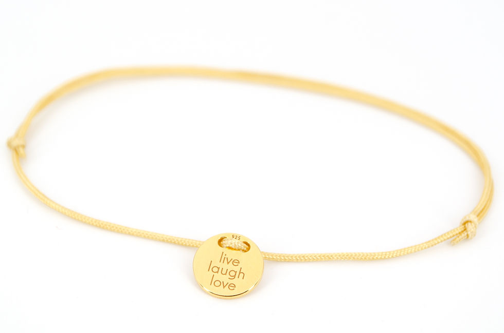 Miniaturbild: Armband Gold Plättchen mit Gravur Lebe Liebe Lache als Geschenk für Familie oder Freunde individuell angefertigter Schmuck
