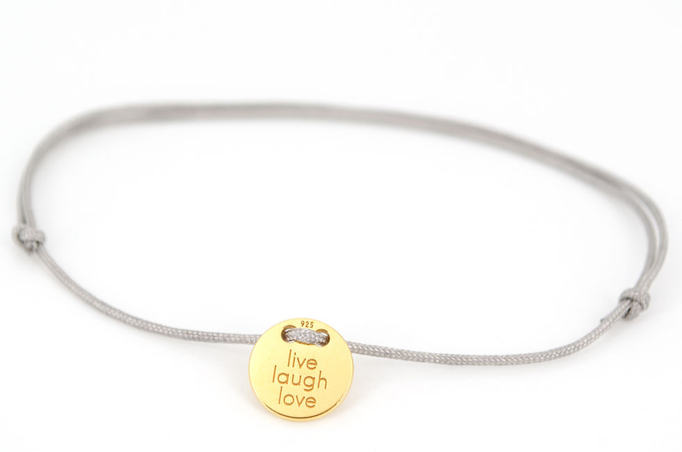 Miniaturbild: Armband Gold Plättchen mit Gravur Lebe Liebe Lache als Geschenk für Familie oder Freunde individuell angefertigter Schmuck