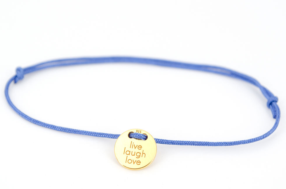 Miniaturbild: Armband Gold Plättchen mit Gravur Lebe Liebe Lache als Geschenk für Familie oder Freunde individuell angefertigter Schmuck