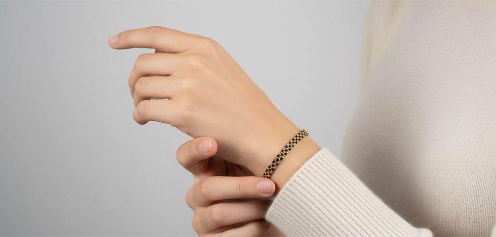 Miniaturbild: Armband Damen Perlen zart zierlich Gold Schwarz Schlicht dünn Schmuck