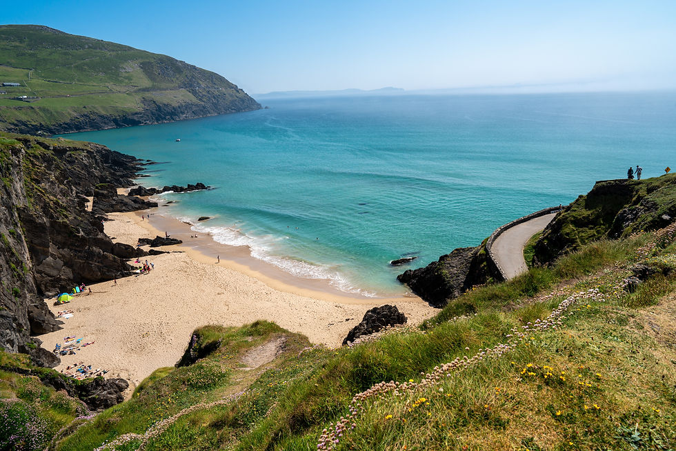 Coumeenoole Beach