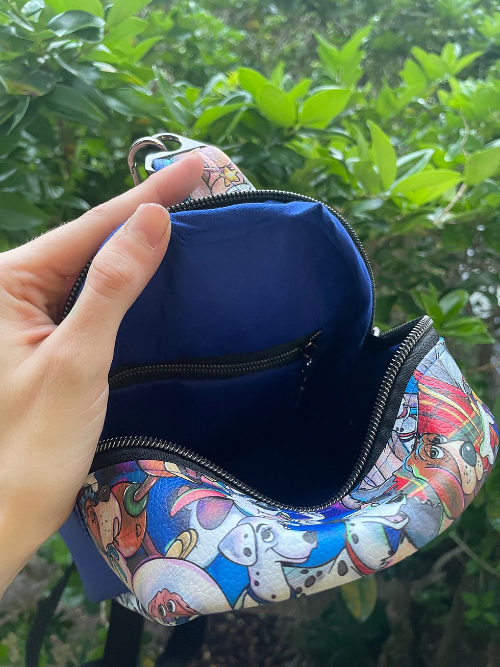 Thumbnail: Dogs Mav Sling Bag