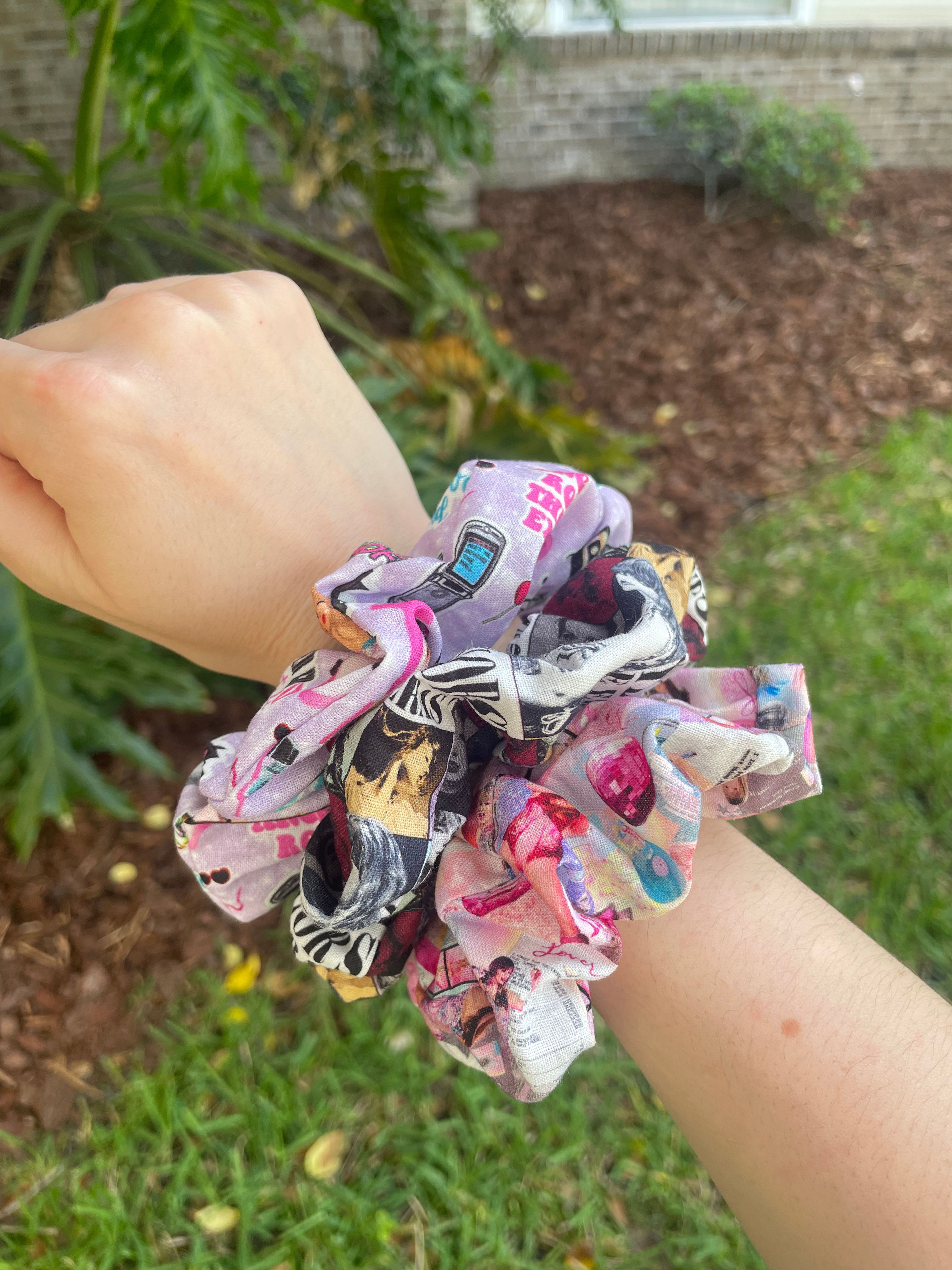 NEW T Swift Scrunchie Set