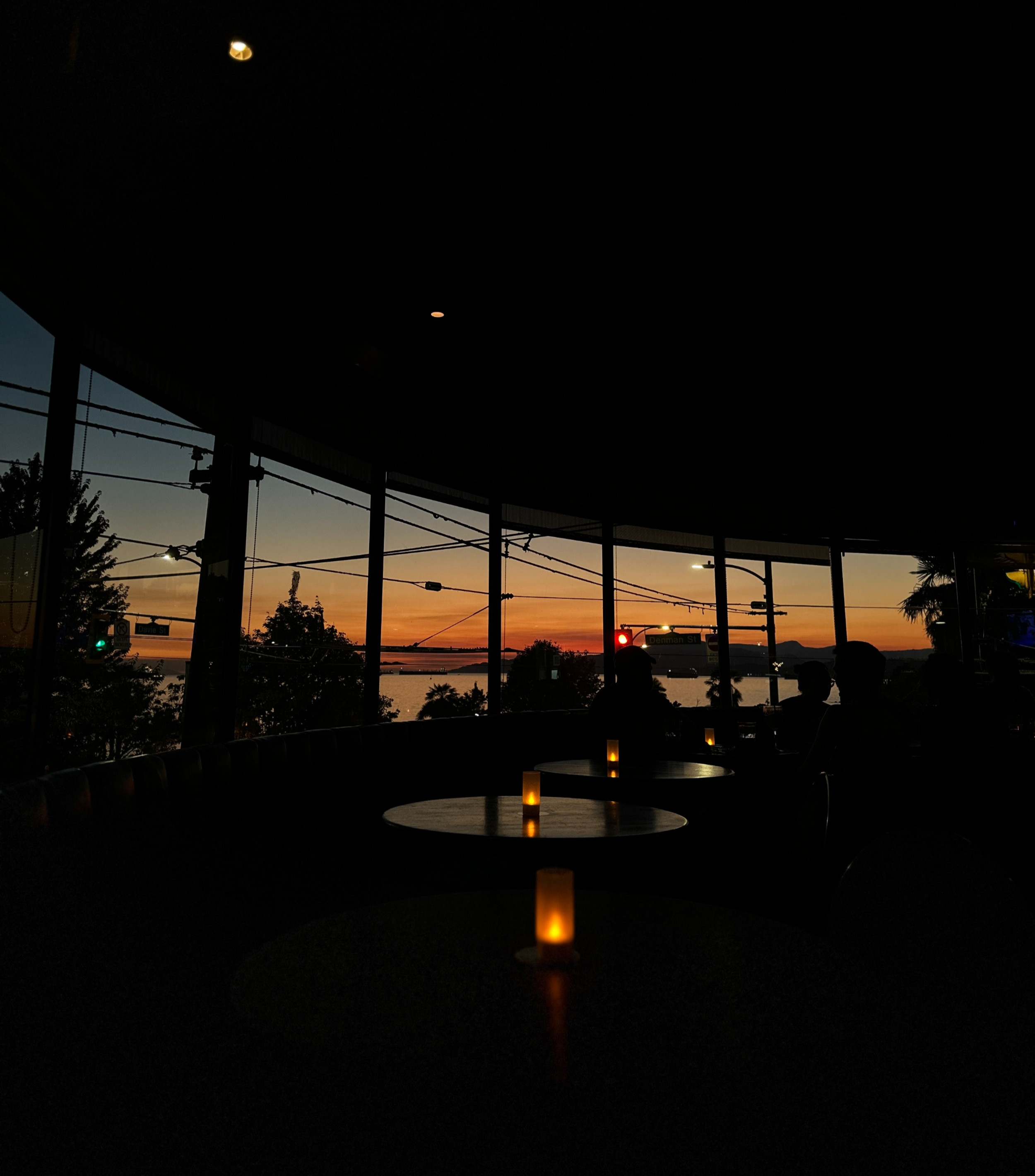 Bayside Lounge — English Bay