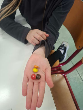 Παρουσίαση του "Παρφέ" στο Δημοτικό Σχολείο στα Ίσθμια Κορινθίας