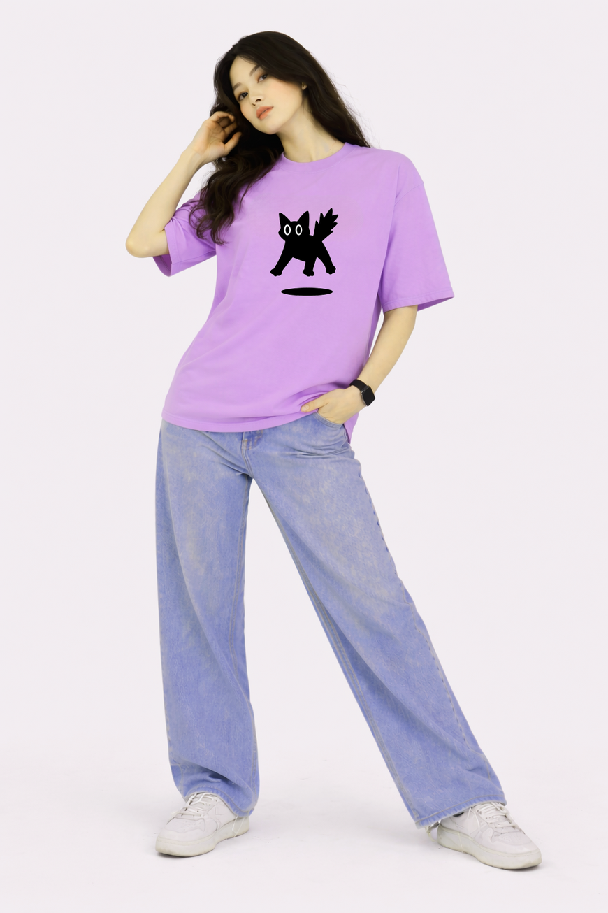 Lavender casual oversized t shirt with cute cat graphic women streetwear outfit front view