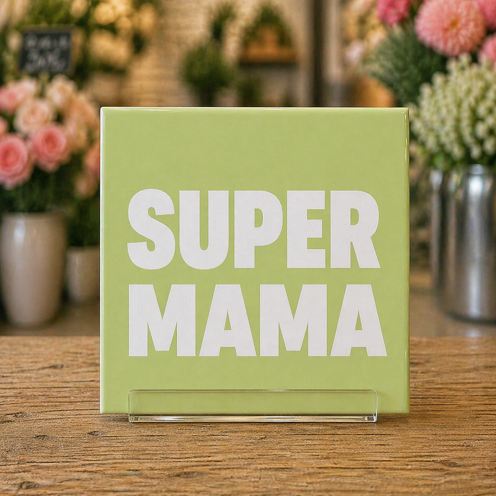 Thumbnail: Appeltjes groene tegel met witte tekst: SUPER MAMA