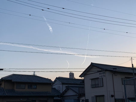 飛行機曇とうろこ曇