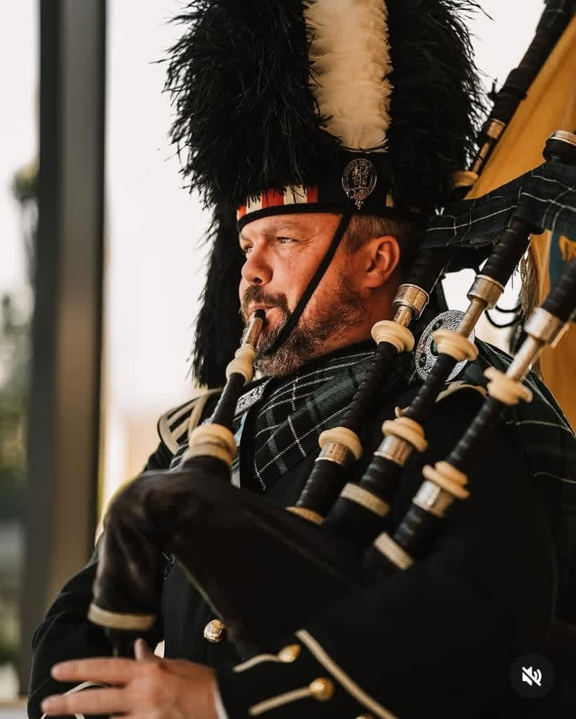 Andrew Brian Highland Bagpiper