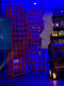 A Wireframed Netflix object