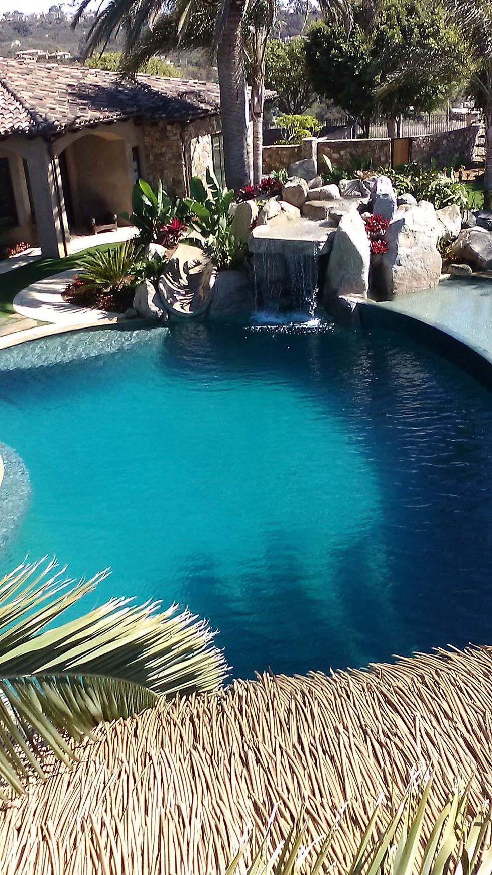 Thumbnail: 8'x16' SYNTHETIC FIJI THATCH OVAL CANCUN HUT-4 POLE