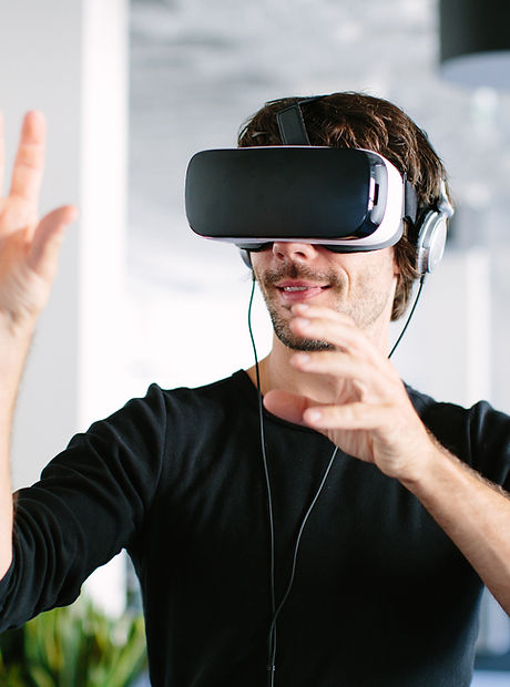 Latest learning technologies - man wth vr headset