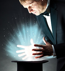 Magicien et chapeau
