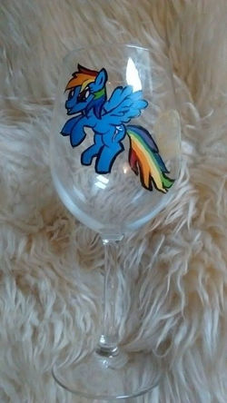 Rainbow Dash with glow cloud