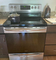 Frigidair Stove.JPG