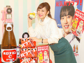 テレワークの自宅オフィスコーデとデスクでできるおうち美容