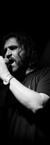 Fête de la musique 2025 au Théâtre du Temps Paris 11ème. Chanteur de Urmaterial