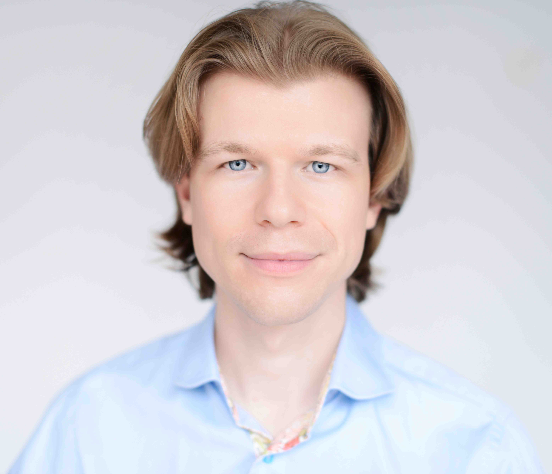 Writer: Dr Harry Woodward