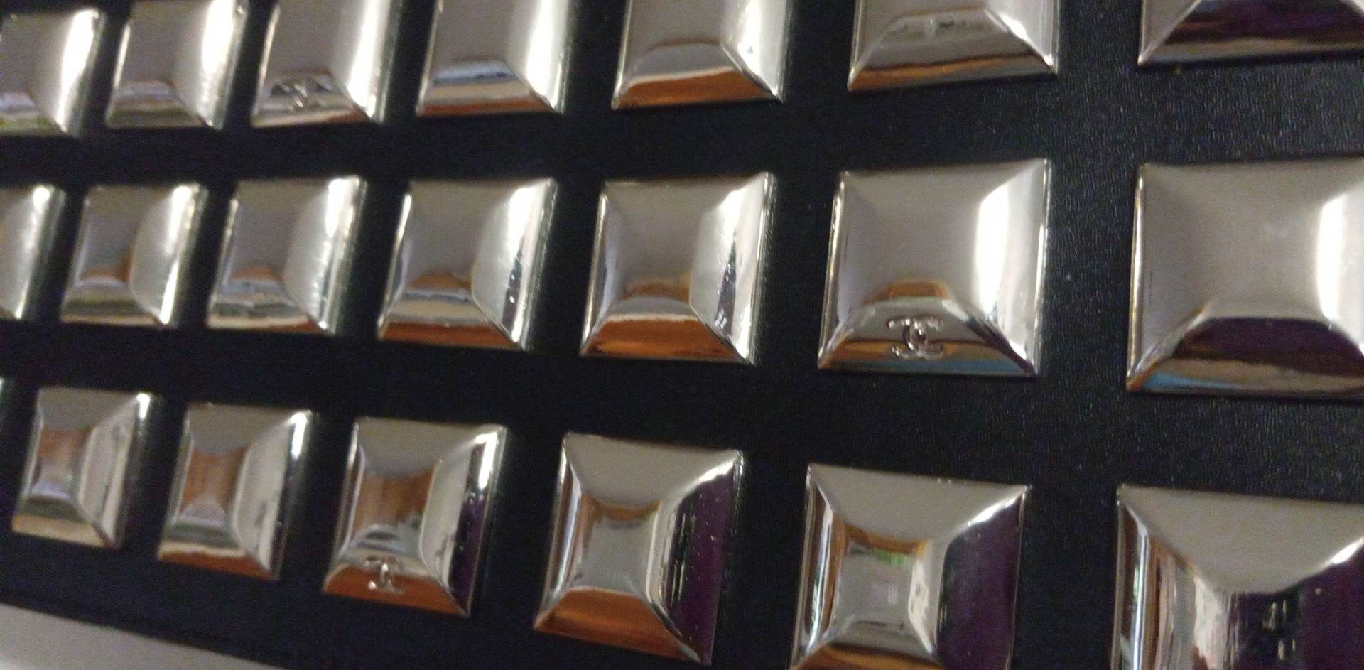 BONUS WITH ACCESSORY WARDROBE