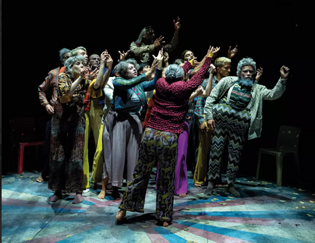 Célébration caricaturale de la vieillesse