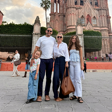 san-miguel-de-allende-mexico-family.HEIC